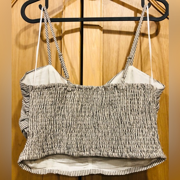 🎉 3 for 20 Beige and White Sleeveless Tie Front Tank Top - Picture 2 of 3